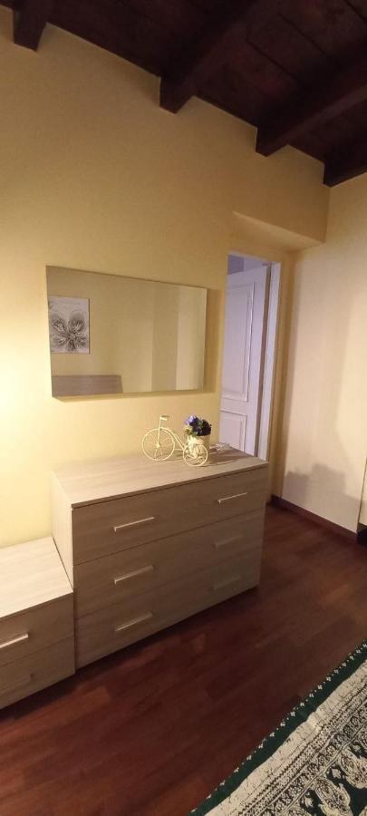 Daisy Apartment In Centro A Côme Esterno foto