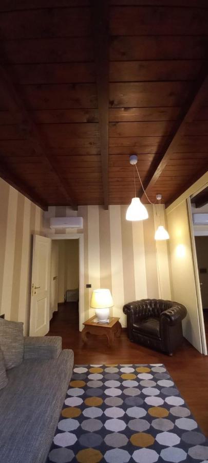Daisy Apartment In Centro A Côme Esterno foto