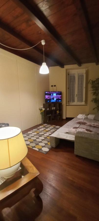 Daisy Apartment In Centro A Côme Esterno foto