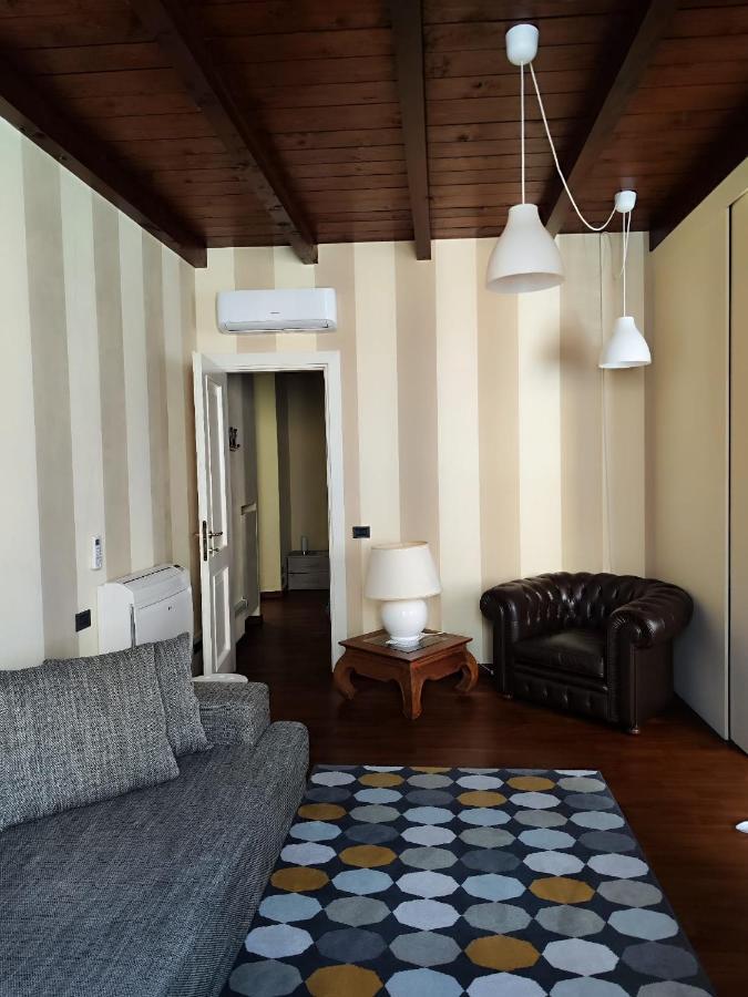 Daisy Apartment In Centro A Côme Esterno foto