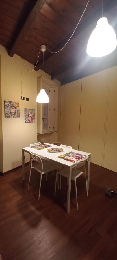 Daisy Apartment In Centro A Côme Esterno foto